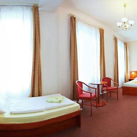 קלאטובי Wellness Hotel Central מראה חיצוני תמונה