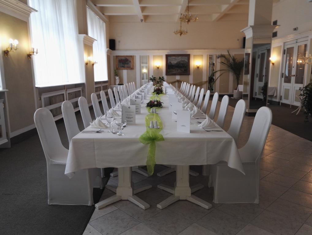 קלאטובי Wellness Hotel Central מראה חיצוני תמונה
