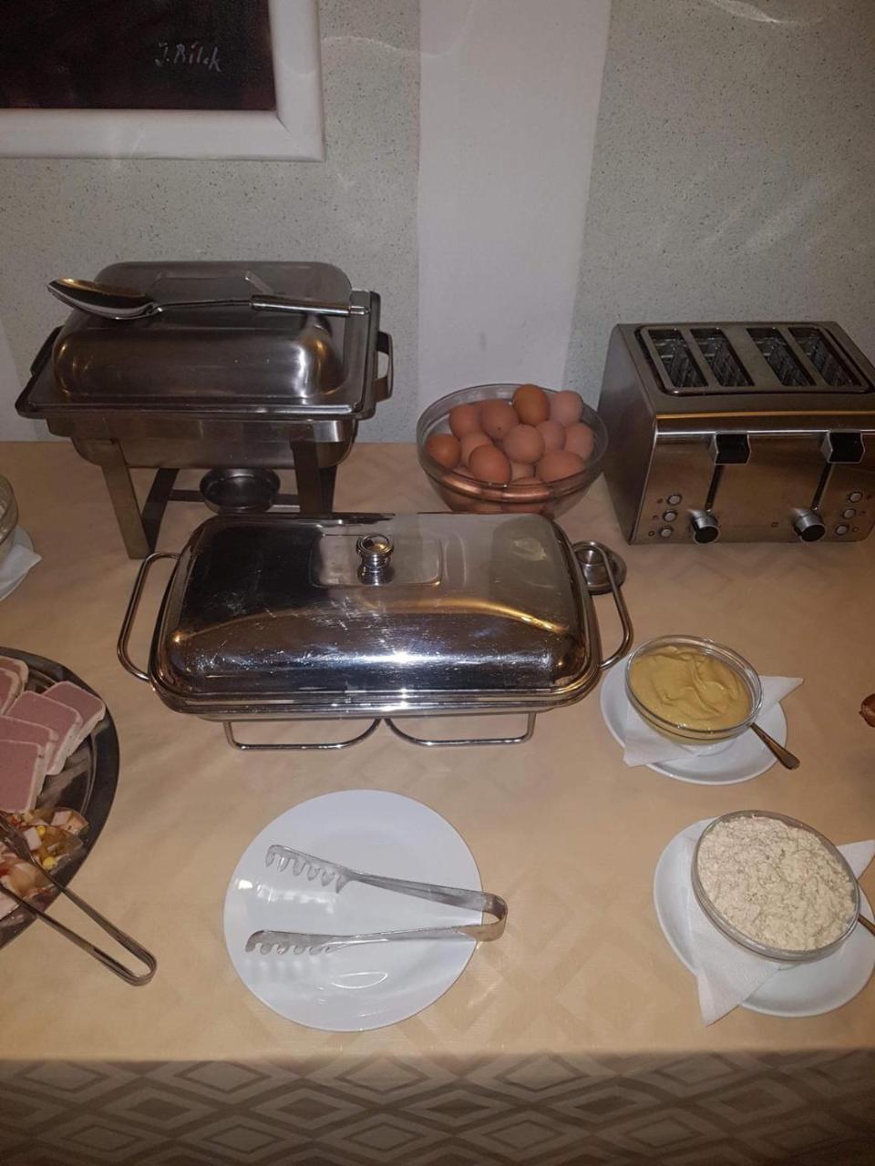 קלאטובי Wellness Hotel Central מראה חיצוני תמונה