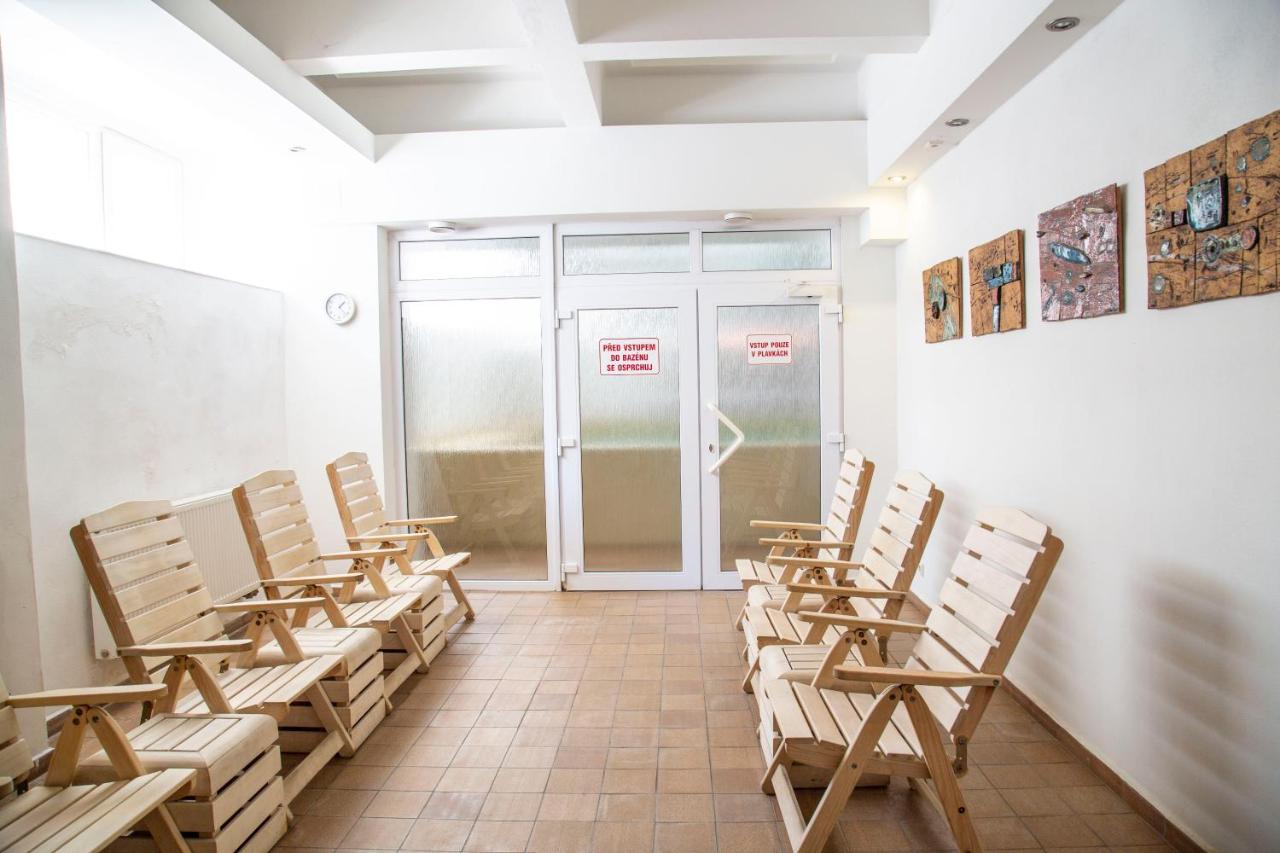 קלאטובי Wellness Hotel Central מראה חיצוני תמונה